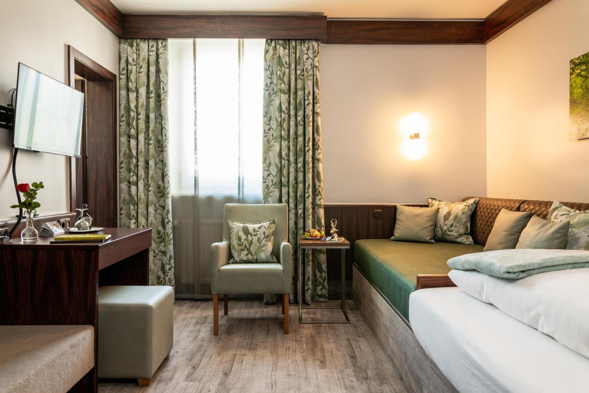 Hotel Goldener Hirsch Bayreuth Exterior photo